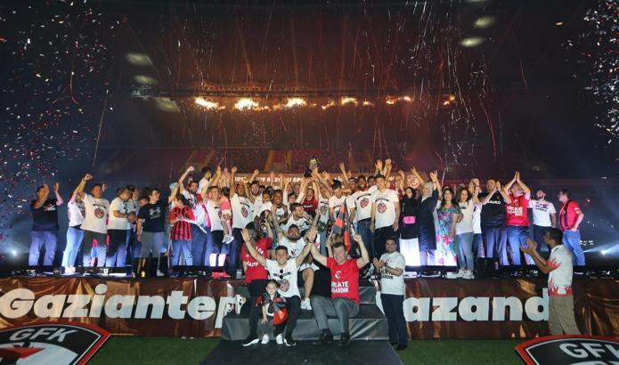 Gazişehir Gaziantep'ten görkemli kutlama