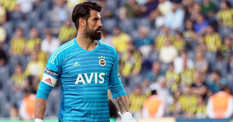 Skrtel ve Volkan Demirel haber bekliyor