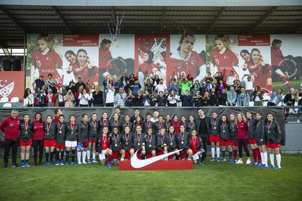 ‘Futbolun Kalbinde' antrenman