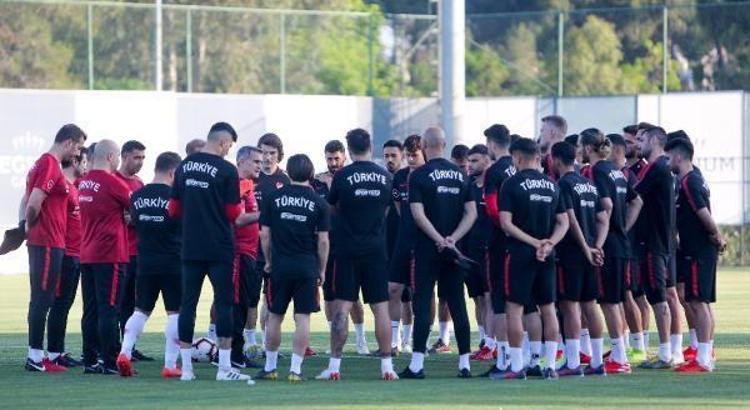 A Milliler, Antalya kampında ilk antrenmanını yaptı