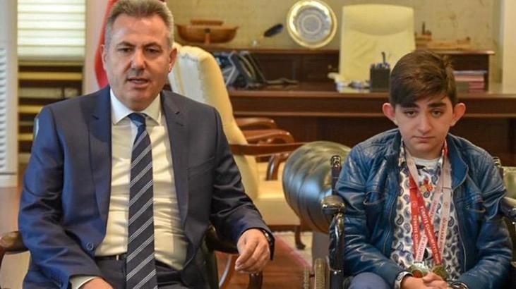 Ağrı'da Yüzme Bilmeyen Projesi'nde yüzme öğrendi, 4 dalda şampiyon oldu