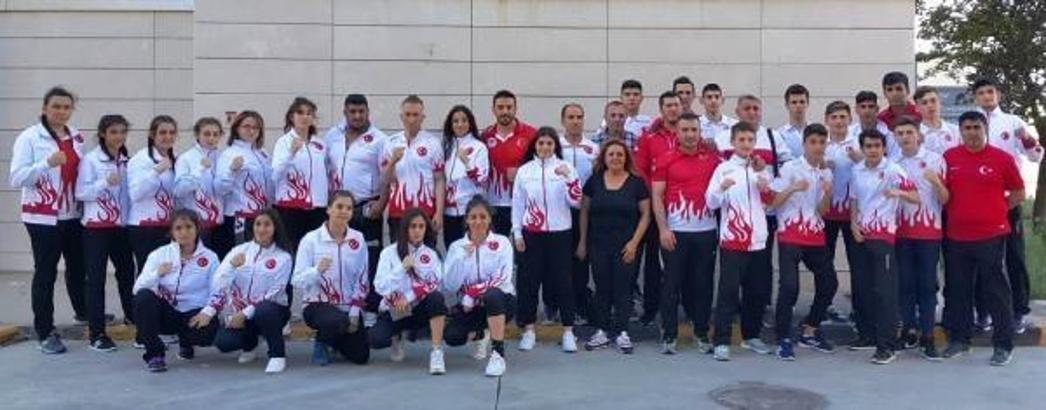 Yıldız Kızlar ve Erkekler Boks Milli Takımı Romanya'da ringe çıkıyor