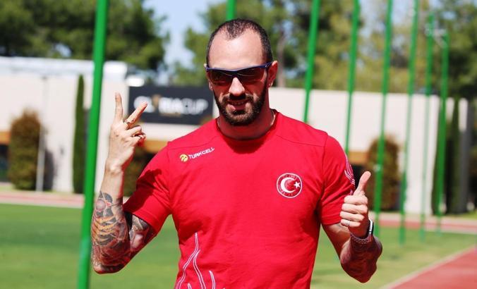 Ramil Guliyev olimpiyatlara katılmaya hak kazandı