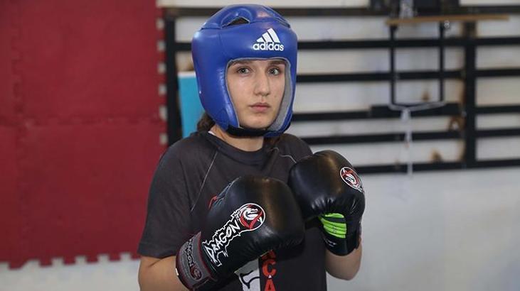 Mutfaktan çıkıp boks, kick boks ve muay thai yapıyor