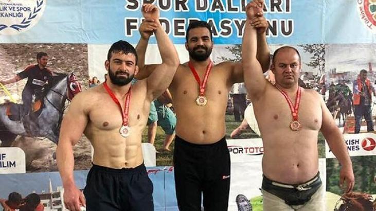Ali İhsan Ariç güreşte Türkiye üçüncüsü oldu