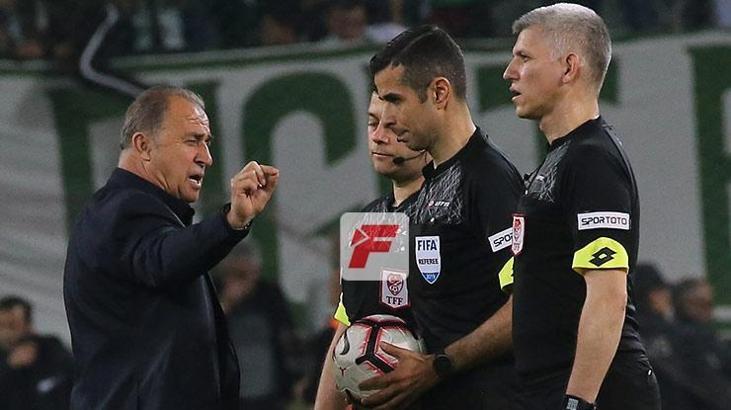 Maç bitti Fatih Terim sahaya girdi! Mete Kalkavan...
