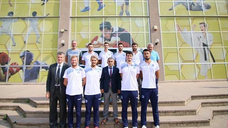Kağıtspor'un voleybol A takımı hazır