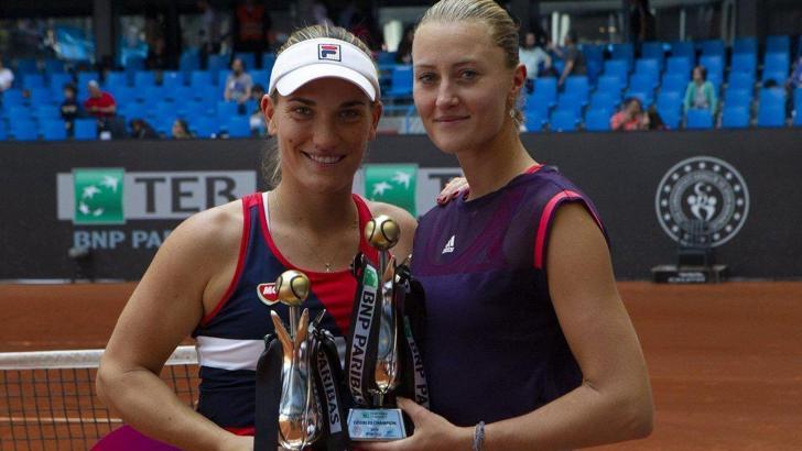 İstanbul Cup şampiyonları Timea Babos ile Kristina Mladenovic kupalarını kaldırdı!