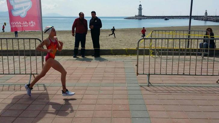 Eda Özrodop'tan Bursa'ya altın madalya