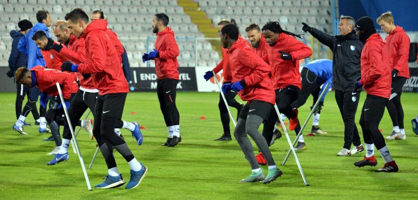 BB Erzurumspor'un kar altında Antalya hazırlığı