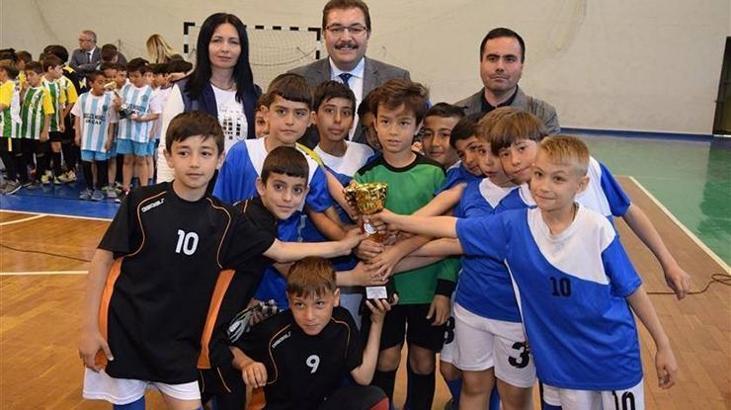 23 Nisan ödülleri Edremit'te sahiplerini buldu