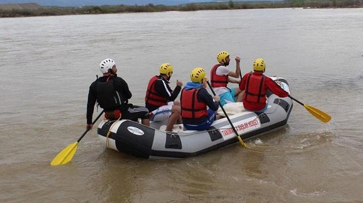 Murat Nehri'nde Rafting Heyecanı