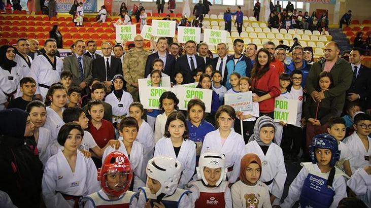 Tokat'ta sporculara 2 milyon liralık malzeme desteği