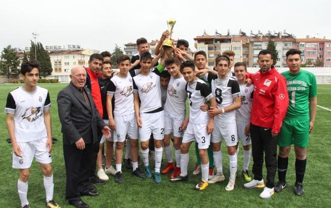 Burdur U19 Ligi'nde Bucak Belediyesi Oğuzhanspor mutlu sona ulaştı