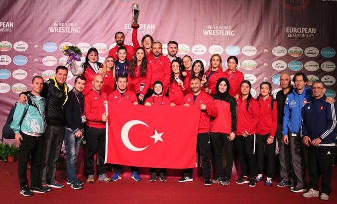 Avrupa Güreş Şampiyonası'nda Kadın Milli Takımı üçüncü oldu