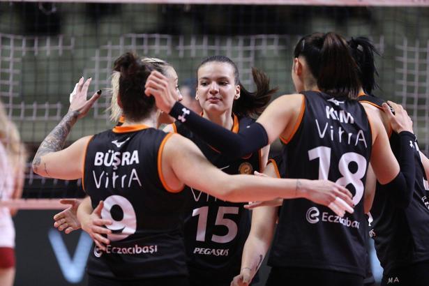 Eczacıbaşı VitrA, Galatasaray HDI Sigorta'yı eleyerek finale yükseldi