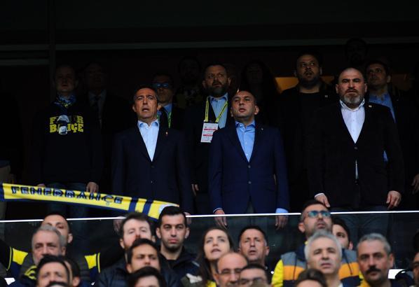 Ali Koç ve Mustafa Cengiz ayrı yerlerde izledi