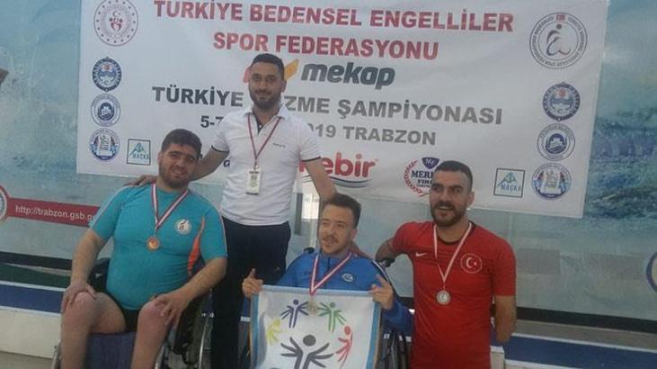 Siirtli engelli yüzücülerden madalya