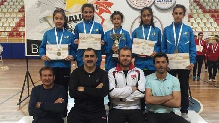 Badminton kız takımı Türkiye şampiyonu oldu