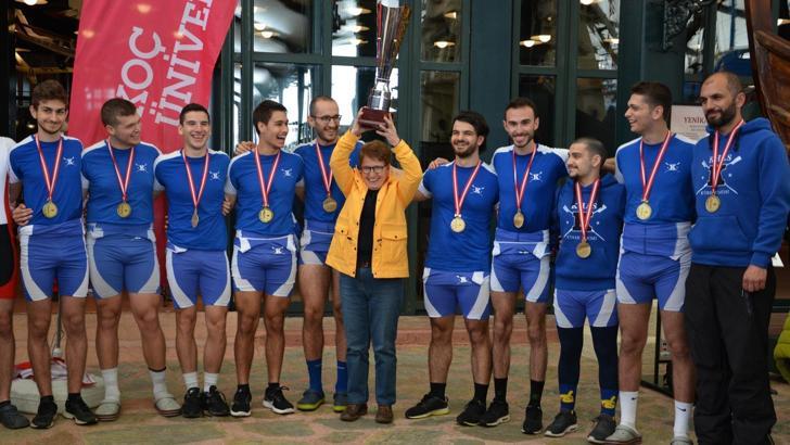 Haliç Kupası'nda zafer Kadir Has Üniversitesi'nin