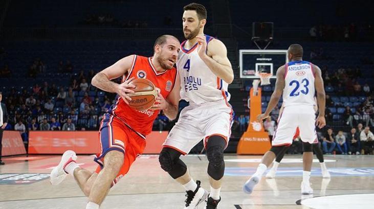 Anadolu Efes: 86 - Bahçeşehir Koleji: 73