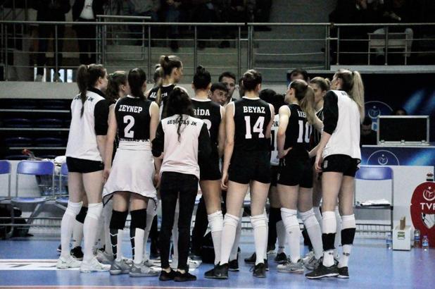 Beşiktaş: 2 - Kameroğlu Beylikdüzü Voleybol İhtisas: 3