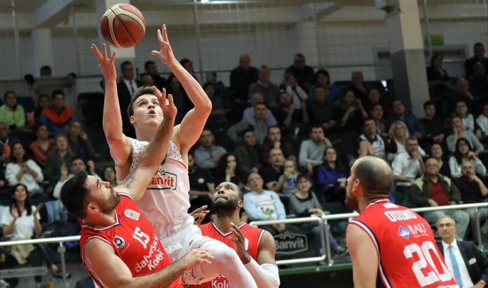 Banvit, iç sahada Bahçeşehir Koleji'ni mağlup etti: 93-84