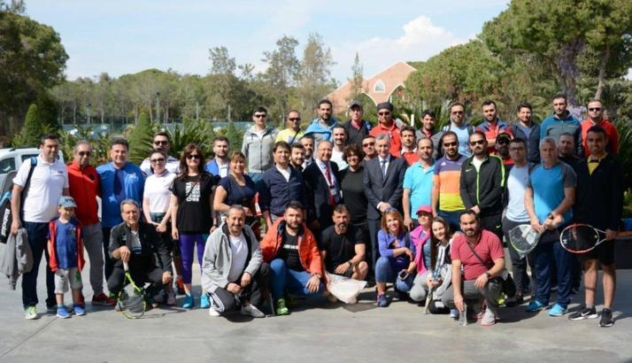Teniste 5-10 Yaş Arası Çocuklarla Gelişim Projesi'nin ilk semineri yapıldı