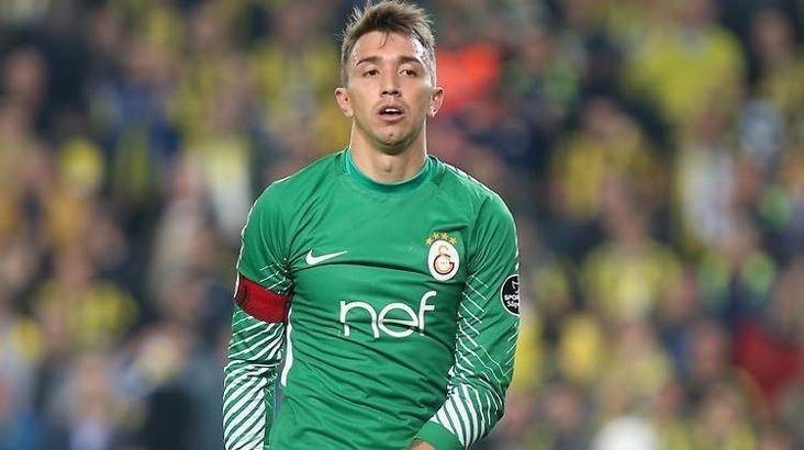 Muslera'ya kötü haber! Hayalleri yıkıldı