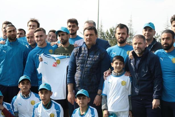 Suriyeli minik futbolcular, MKE Ankaragücü tesislerinde