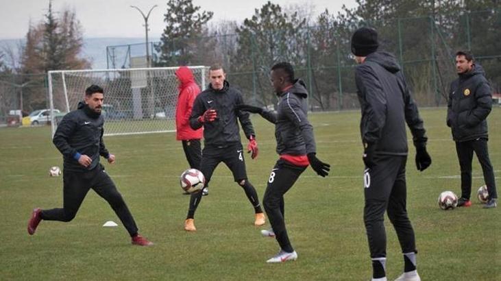 Eskişehirspor İstanbulspor'u yenip nefes almak istiyor