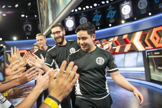 Broken Blade yine formunda: TSM çeyrek final maçında FOX'u 3-1 yendi