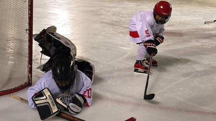 İBB, dünya çocuklarını 23 Nisan'da buz pistinde buluşturuyor
