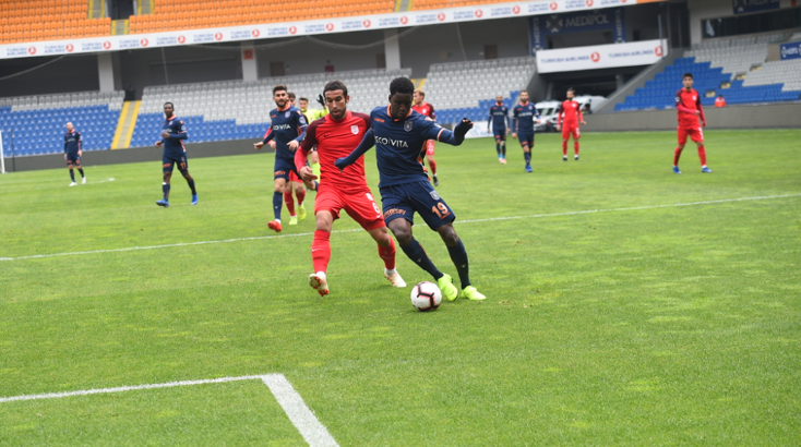Başakşehir evinde Pendikspor'a 2-1 yenildi