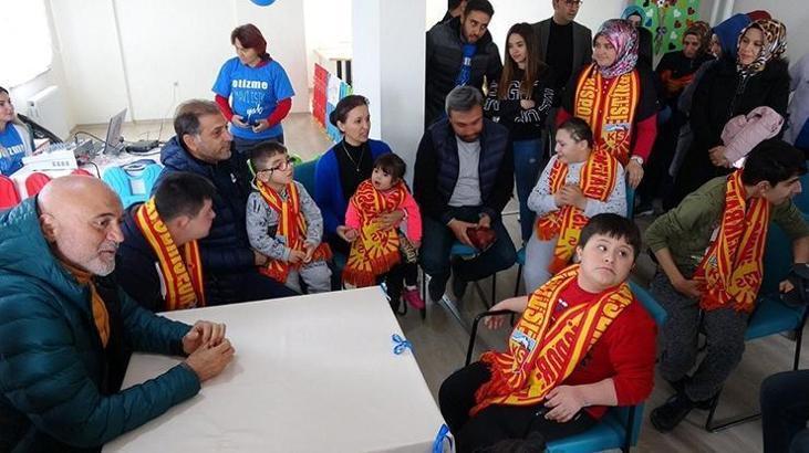 Hikmet Karaman'dan 'Özel' çocuklara ziyaret
