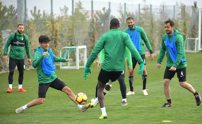 Konyaspor 4 eksikle Başakşehir hazırlıklarını sürdürdü