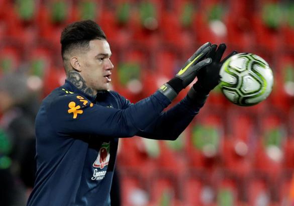 Ederson adeta para basıyor