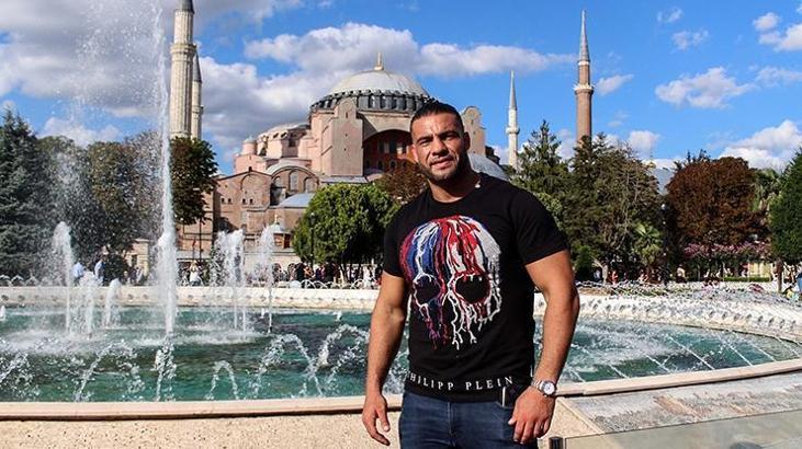 Müslüman dünya şampiyonu boksör