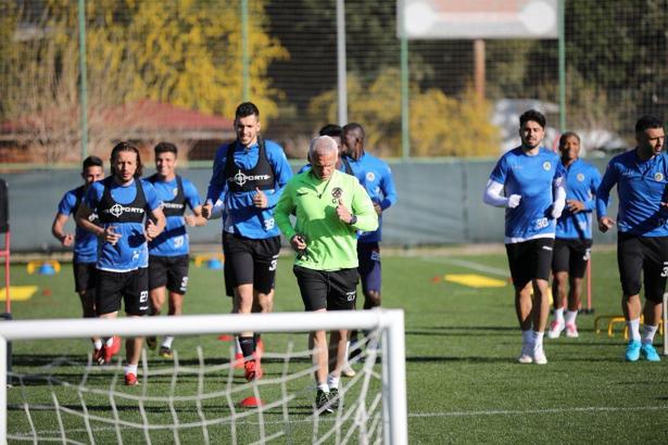 Aytemiz Alanyaspor'da Bursaspor maçı hazırlıkları sürüyor