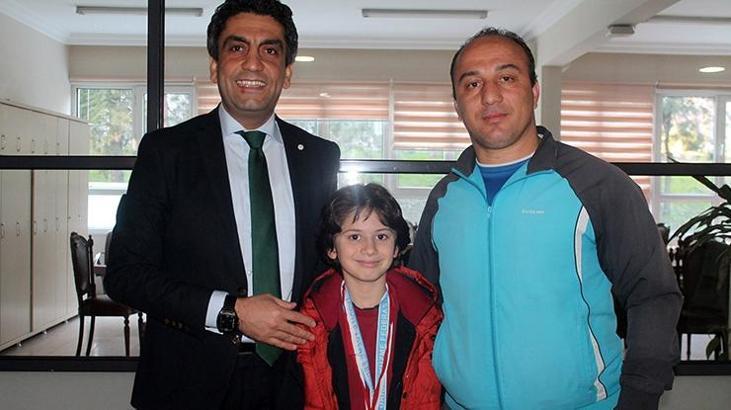 Vera Seyda Sarıkaya yüzmede şampiyon!