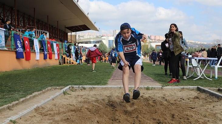 Kocaeli'nde Okullararası Atletizm Şampiyonası yapıldı