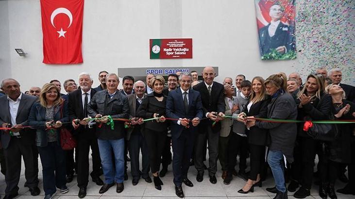 Karşıyaka'da Nadir Vekiloğlu Spor Salonu açıldı