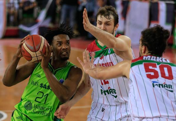 Pınar Karşıyaka: 68 - Dinamo Sassari: 87