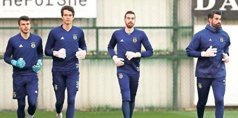 Volkan Demirel, genç kalecilere antrenörlük yapıyor!