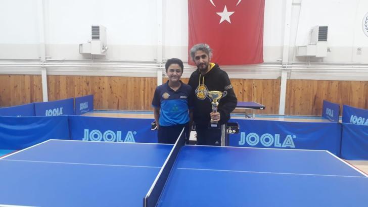 Masa tenisinin genç yetenekleri kupalarını aldı!