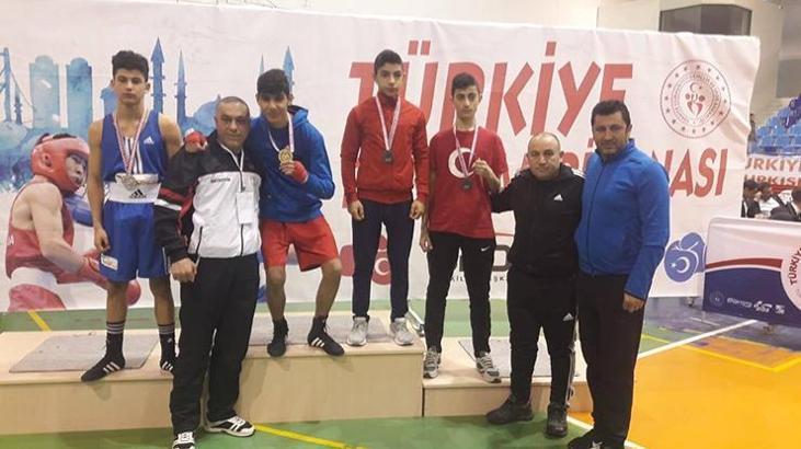 Vanlı boksörlerden büyük başarı