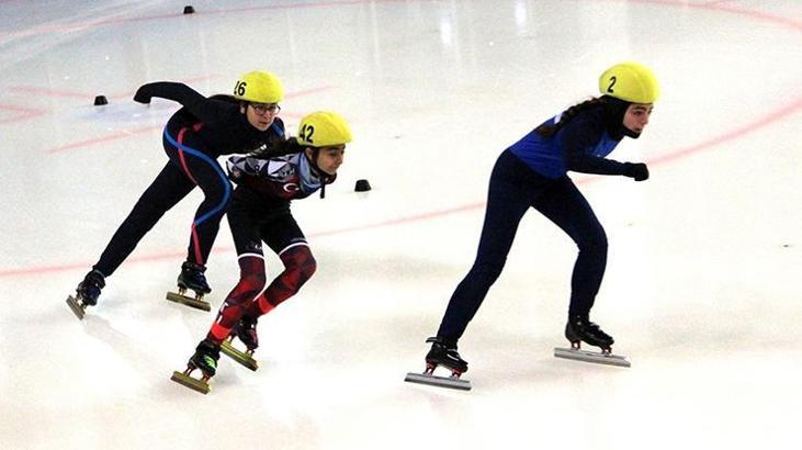 Short Track Federasyon Kupası yarışları Erzurum'da yapıldı