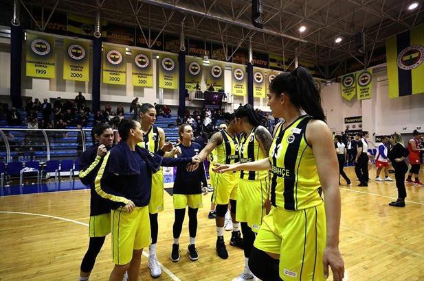 Fenerbahçe erteleme maçında BOTAŞ'ı rahat geçti