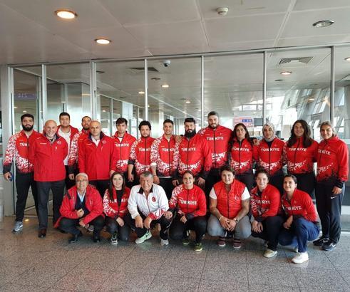 Atmalar Atletizm Milli Takımı Samorin'de madalya avında
