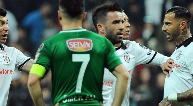 Medel'in tokadı Şili'de manşetlerde